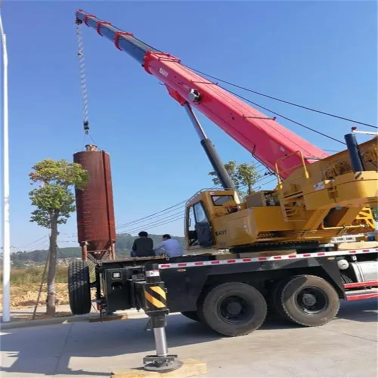 长泰县吊车租赁作业时的保养和维护